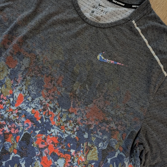 Nike Running Tee SKU776 - Picture 2 of 4